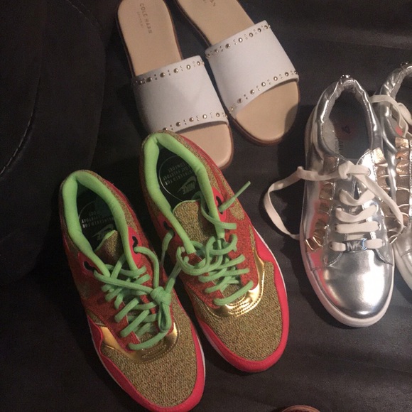 Cole Hana Flats - Picture 2 of 2